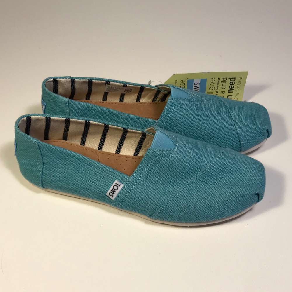 Toms Classic Canvas Flats Women 8.5, New